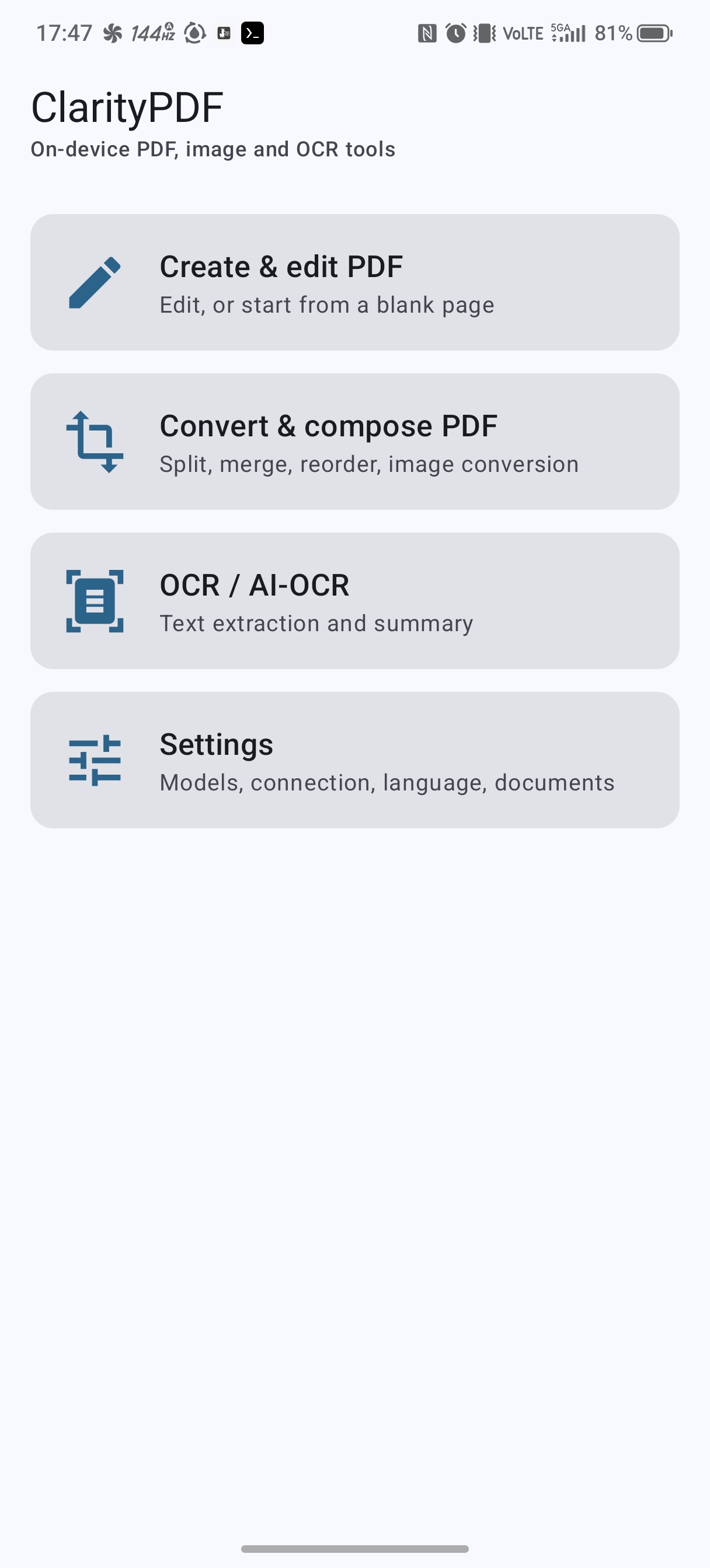 ホーム画面：ClarityPDF のタイトルと『Create & edit PDF / Convert & compose PDF / OCR / AI-OCR / Settings』の 4 カテゴリ。